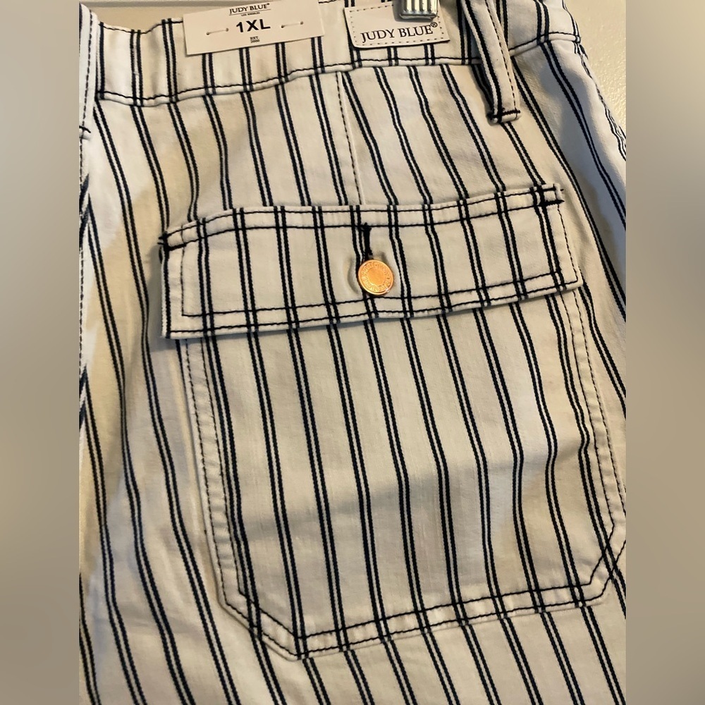 Judy Blue Navy White Striped High Waist Denim Short Rose Gold Buttons Size 1X - Picture 6 of 16